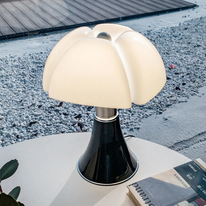Flower Table Lamp – Elegant
