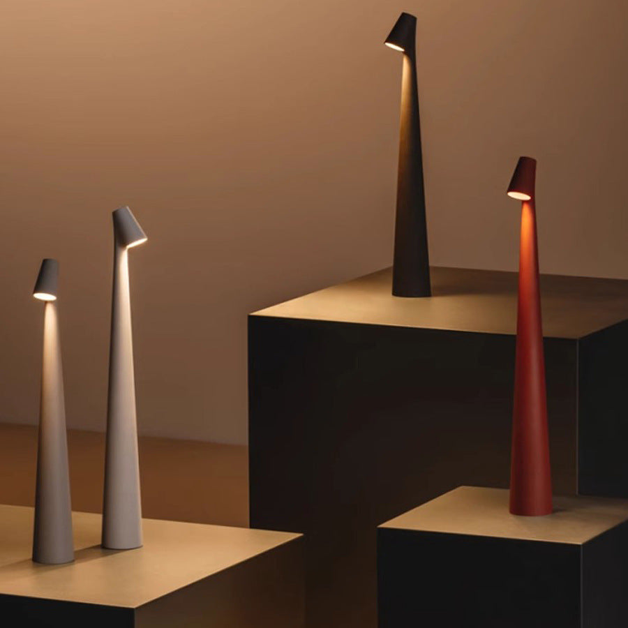 Always Perfect Light with This Modern Wireless Table Lamp