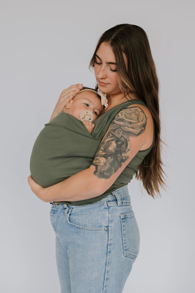 CarryMe Baby Wearing T-shirt – Comfortable T-shirt with Nursing Function