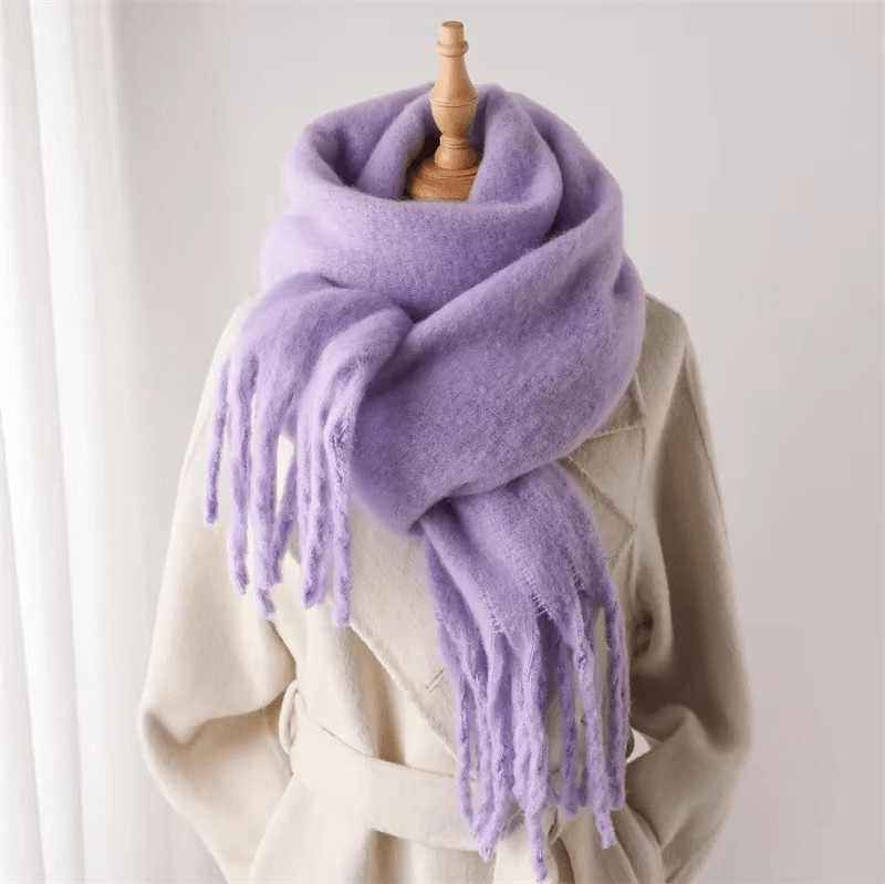 CosyCharm - Soft cashmere scarf with tassels for warm winter days