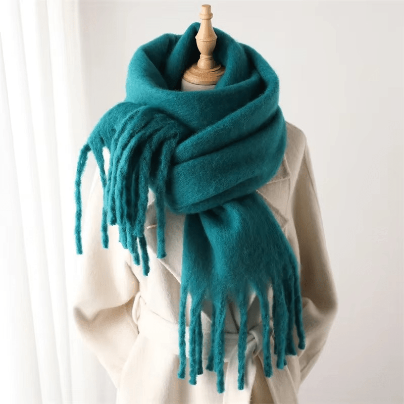 CosyCharm - Soft cashmere scarf with tassels for warm winter days