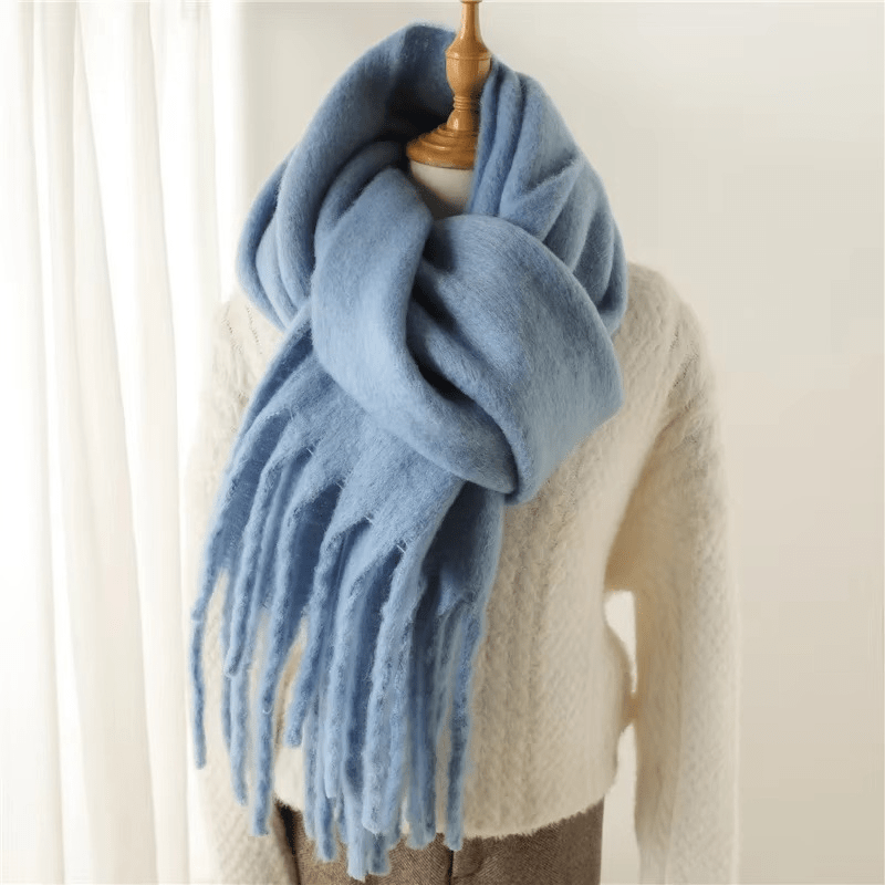 CosyCharm - Soft cashmere scarf with tassels for warm winter days