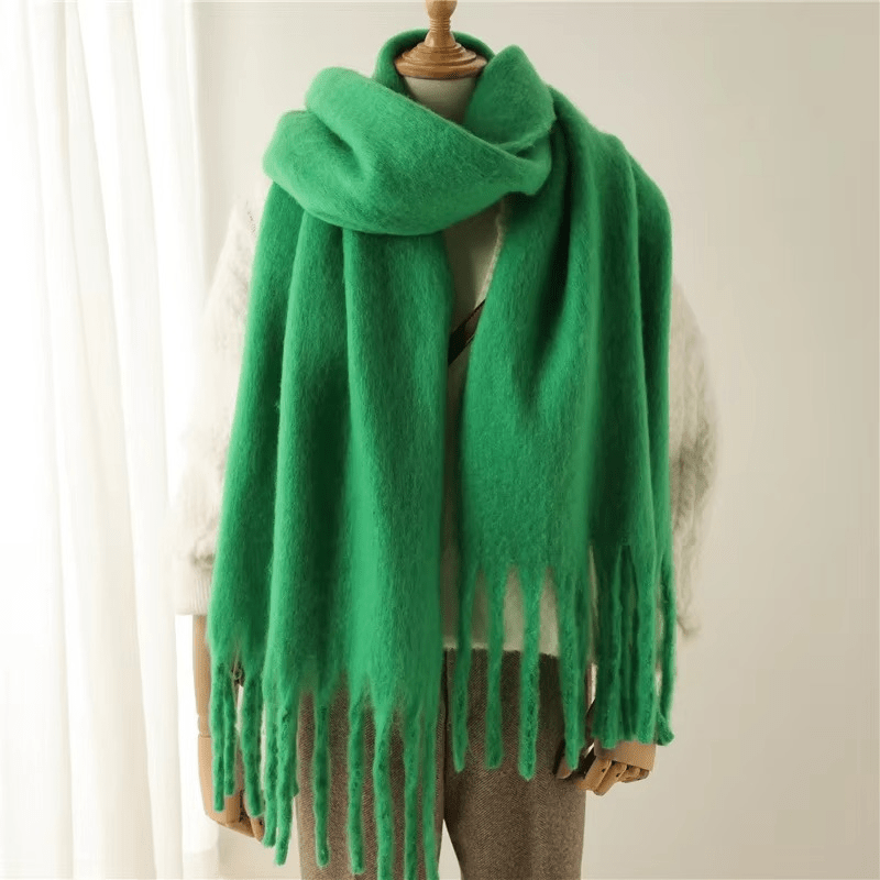 CosyCharm - Soft cashmere scarf with tassels for warm winter days