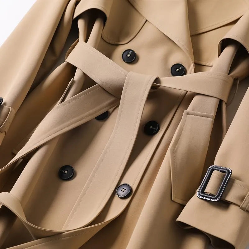 Emalie | Classic trench coat in timeless autumn style