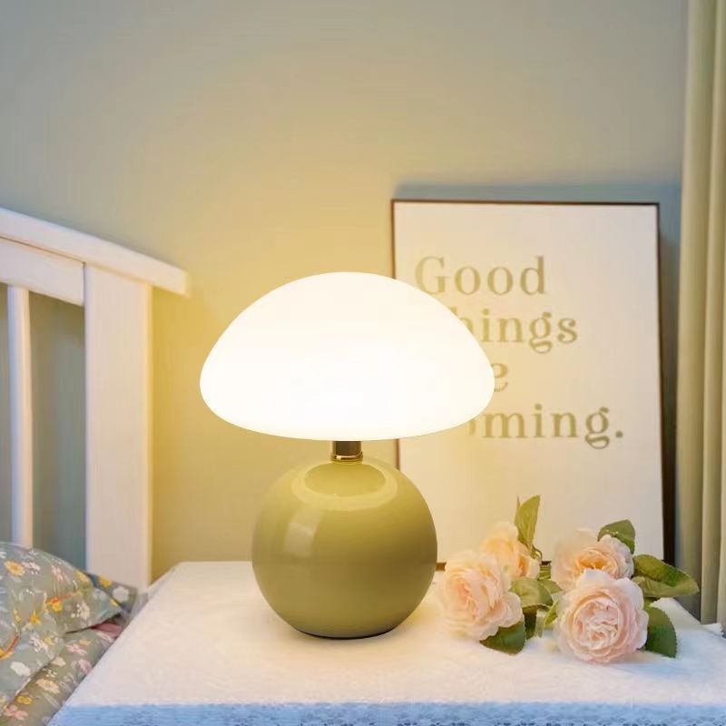 French Style and Natural Beauty of the Mushroom in the Lamp