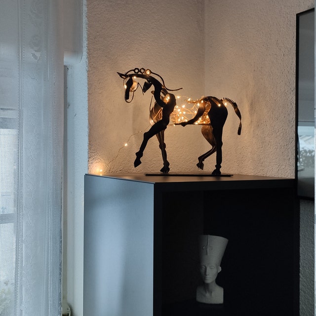 Handcrafted Horse Statue – Ferro