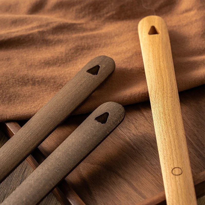 Long Handle Magnetic Shoe Horn in Wood (Includes Holder)