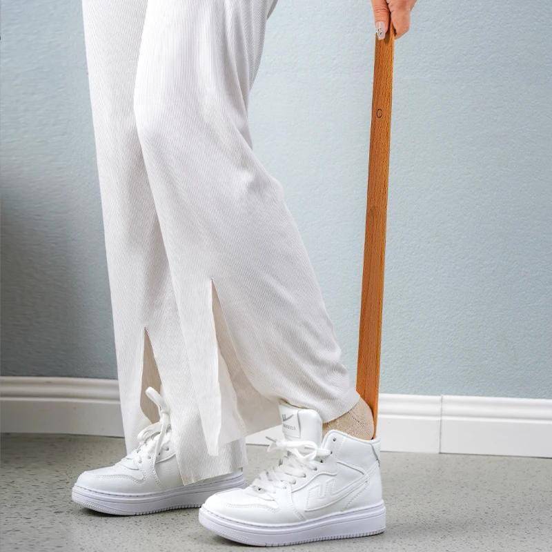 Long Handle Magnetic Shoe Horn in Wood (Includes Holder)