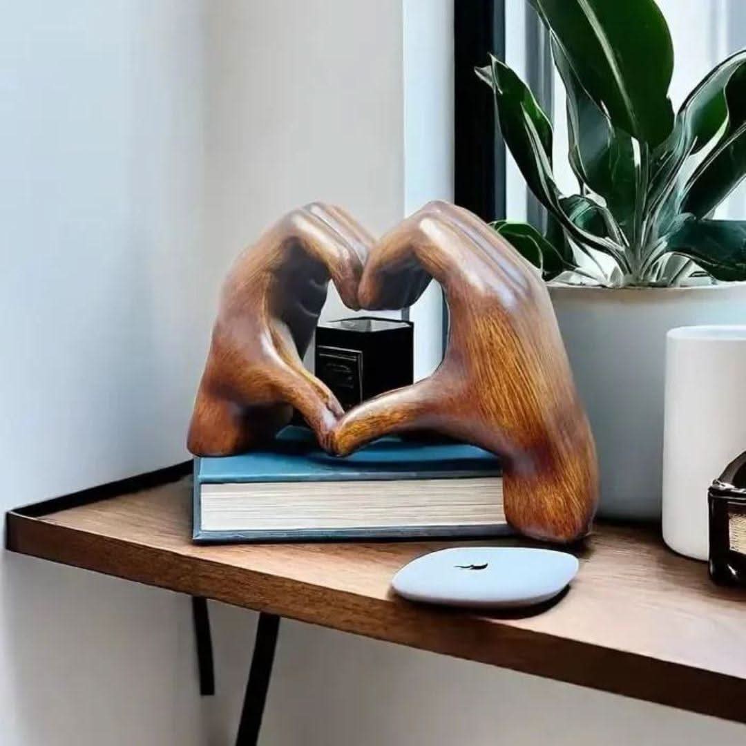 LOVESCULPT WOOD – Handmade wooden decorative figure for a loving home