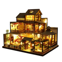 Olvoria | Grande maison de poupée en bois réaliste avec lumières LED | Maison miniature à bricoler
