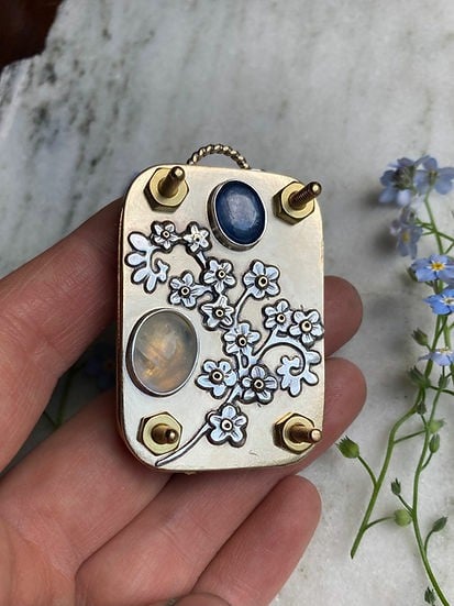Olvoria | Mini Flower Press | Compact Botanical Keepsake Maker | Portable Craft Tool