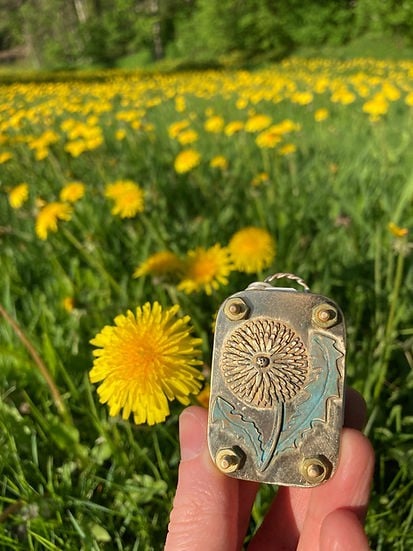 Olvoria | Mini Flower Press | Compact Botanical Keepsake Maker | Portable Craft Tool