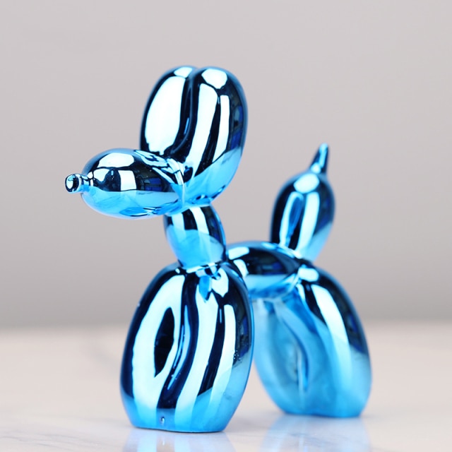 Olvoria – Modern Balloon Dog Sculpture with Metallic Surface