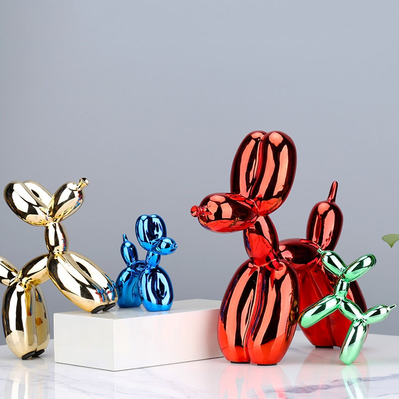 Olvoria – Modern Balloon Dog Sculpture with Metallic Surface