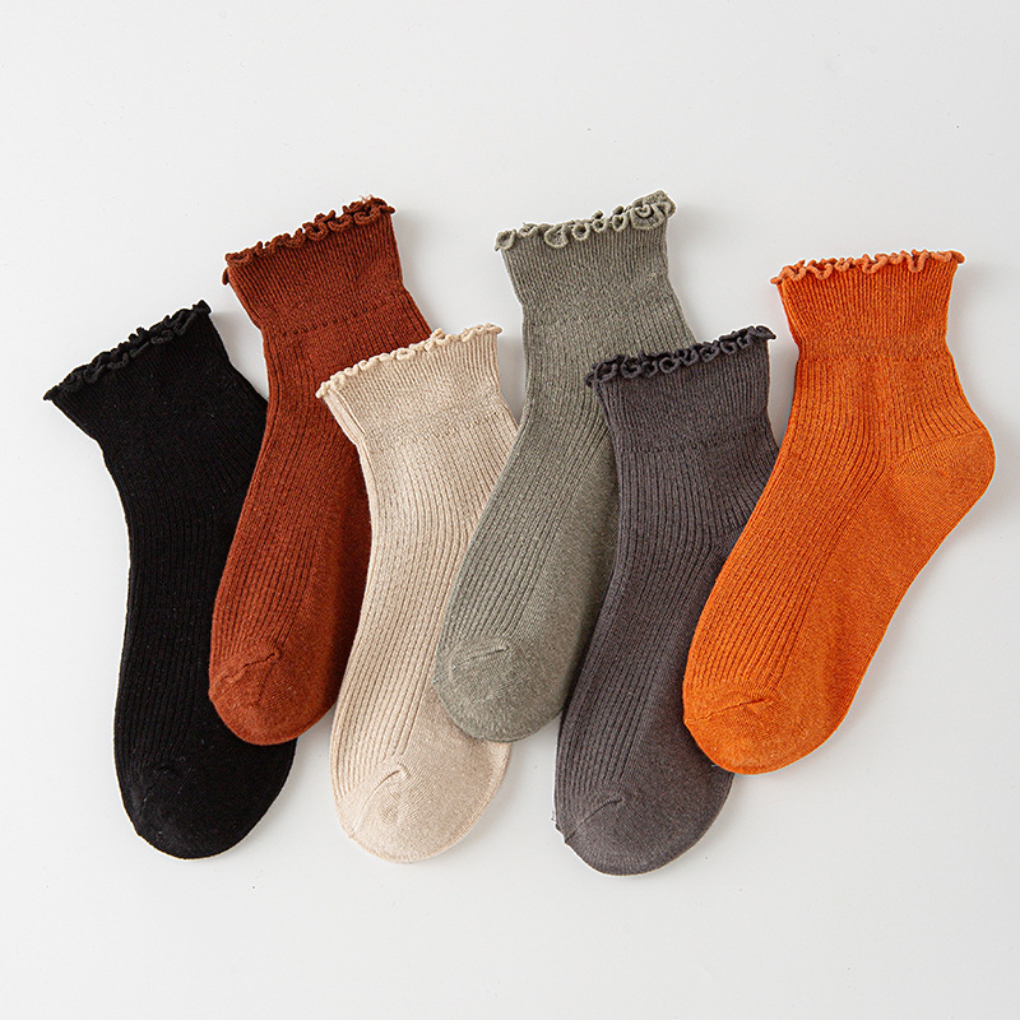 Olvoria | Women's Ruffle Ankle Socks with Ribbed Texture