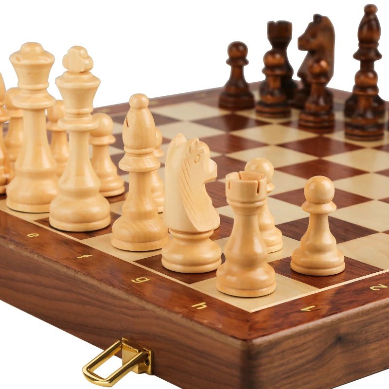 STRATEGIQON – Premium chess set made of wood with classic, foldable walnut wood board