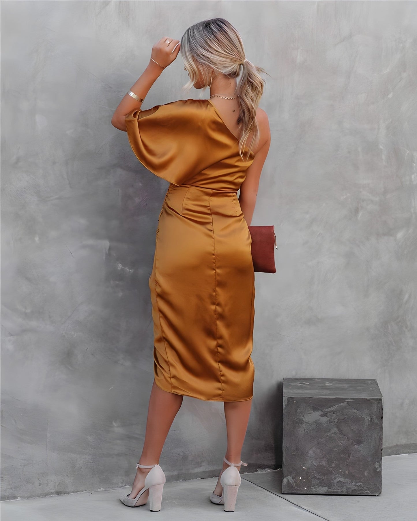 Valentina | Elegant Evening Dress in Silk