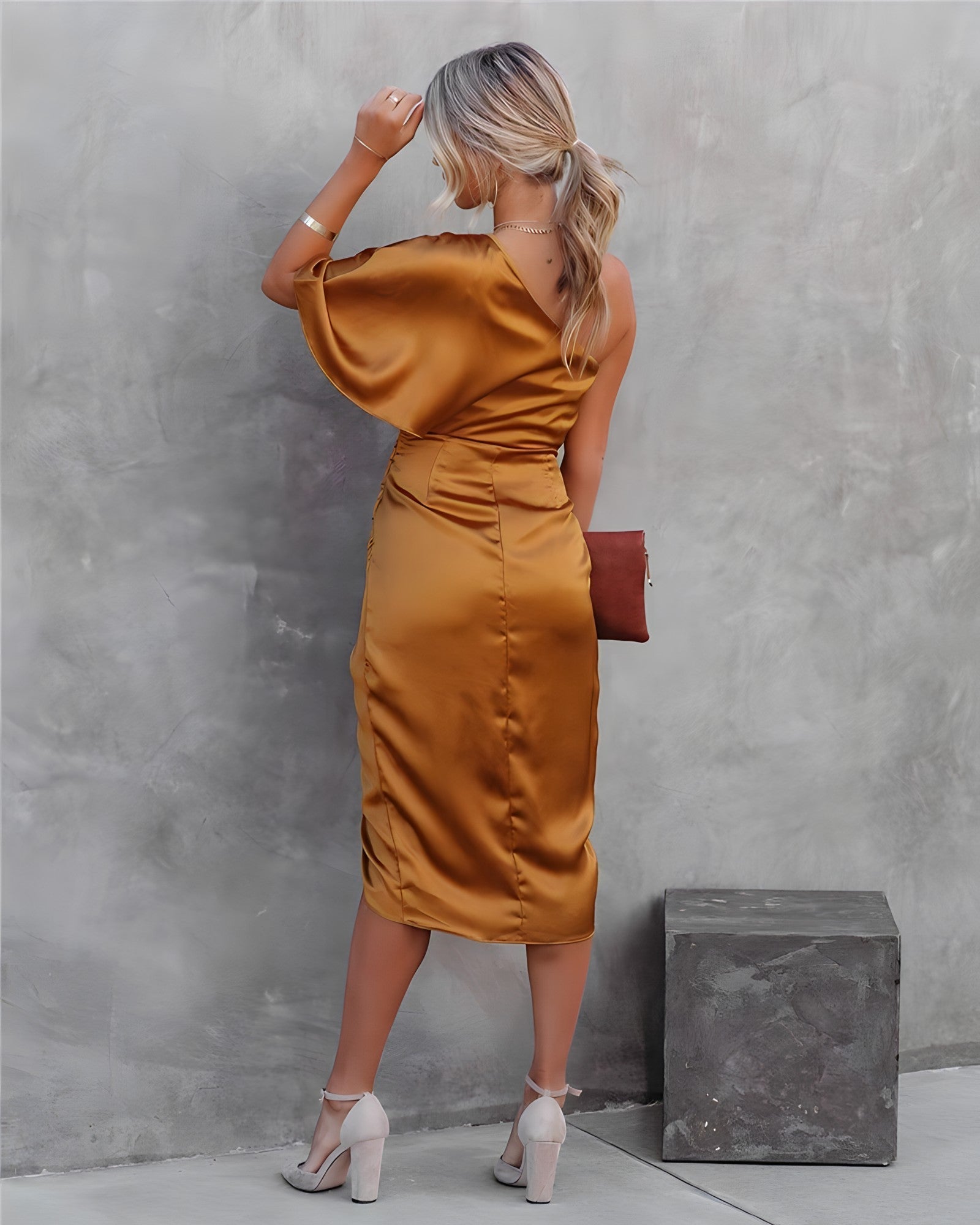 Valentina | Elegant Evening Dress in Silk