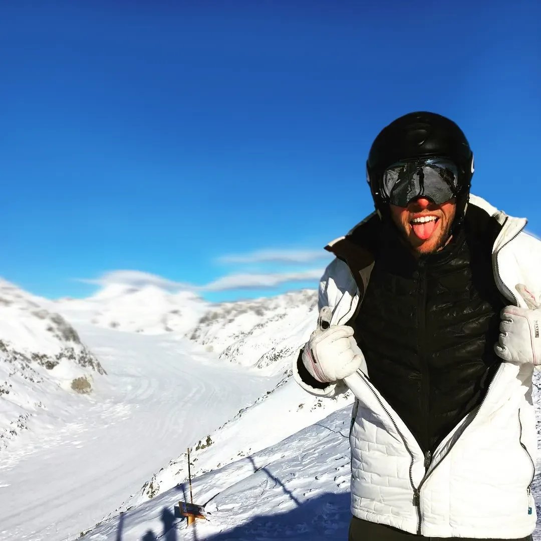 VitalWarm | Experience comfortable warmth, wherever and whenever you want, with this heated jacket