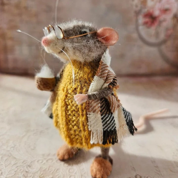 WhiskerWool™ – Handcrafted, Needle-Felted Mouse