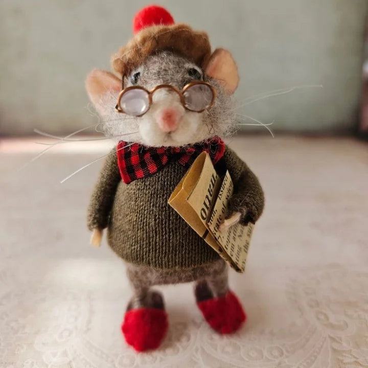 WhiskerWool™ – Handcrafted, Needle-Felted Mouse