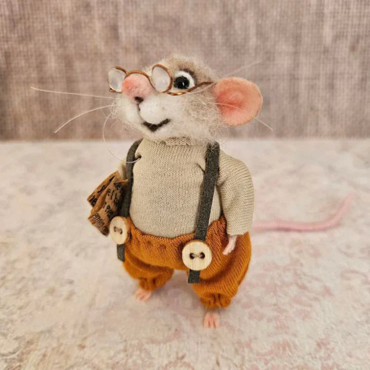 WhiskerWool™ – Handcrafted, Needle-Felted Mouse