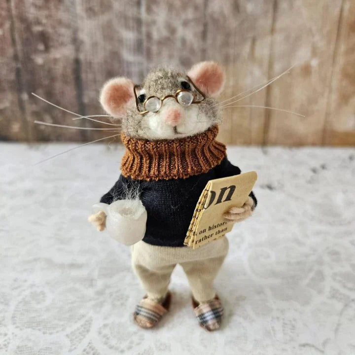 WhiskerWool™ – Handcrafted, Needle-Felted Mouse