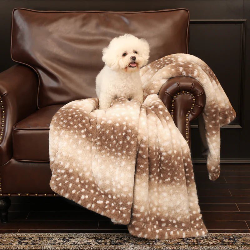 WILDCOZY – Cozy Wild Fur Blanket with Deer Motif – Reversible Plush Comfort