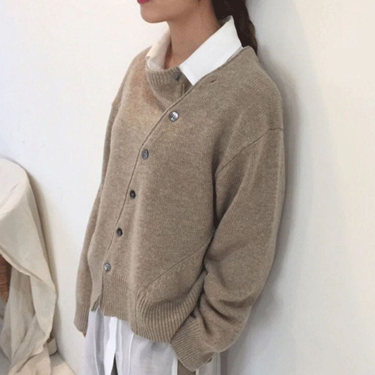 Women's - Cashmere Cardigan - Comfortable Button Placket - Elegant, Soft Autumn Knitwear for Stylish Women
